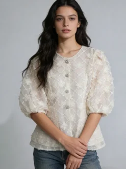 Chemisier transparent à col rond et imprimé floral 3D manches courtes bouffantes motif losanges fermeture boutonnée