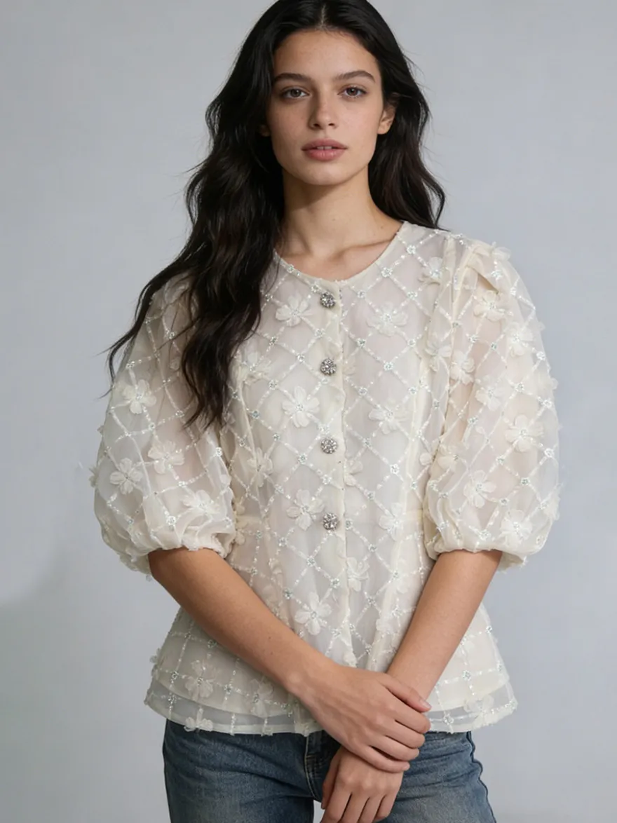 Chemisier transparent à col rond et imprimé floral 3D manches courtes bouffantes motif losanges fermeture boutonnée