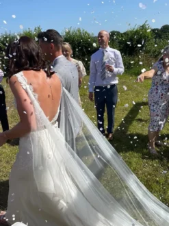 Châles de mariage en ivoire avec œillets en tulle et cache-cœur