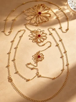 Collier de dos Daisy Hollow rouge strass avec pendentif fleur superposée pour femme