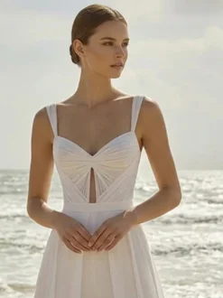 Combinaison de mariée 2 pièces en mousseline plissée avec traîne décolleté cœur sans manches taille naturelle couleur ivoire
