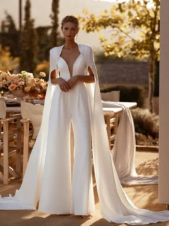 Combinaison de mariée tenue de mariage en crêpe extensible col v avec cape