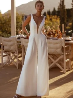 Combinaison de mariée tenue de mariage en crêpe extensible col v avec cape