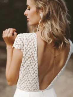 Combinaison de mariée tenue de mariage ivoire haut en dentelle col v dos nu