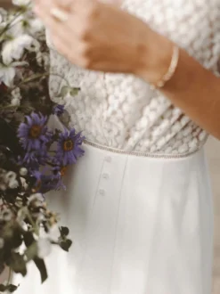 Combinaison de mariée tenue de mariage ivoire haut en dentelle col v dos nu