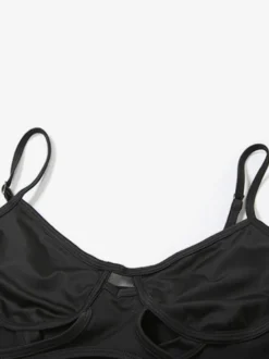 Combinaison moulante à bretelles spaghetti et découpes pour femme style bandage en résille coupe ajustée idéale pour les soirées en club.