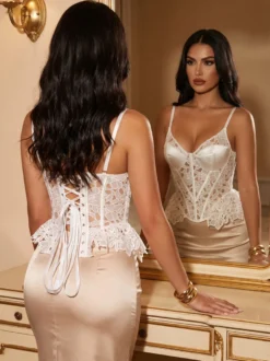 Corset en dentelle satinée débardeur à col en V armatures au dos laçage ourlet à volants