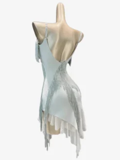 Costume de danse latine bleu pastel pour femme en polyester à franges et dos nu.
