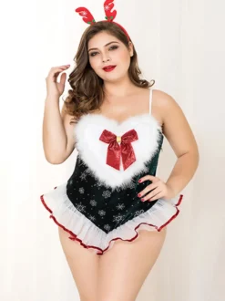 Costumes pour Noël Jolies femmes en peluche avec couvre-chef