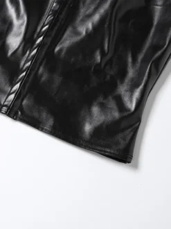 Crop top en similicuir pour femme - Haut noir sexy à manches courtes et col montant découpé - Tenue de club rave d'été 2026