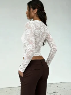 Crop top sexy en dentelle transparente pour femme - Décolleté en V profond manches longues coupe ajustée - Style coquette tenue de soirée en boîte de nuit 2026