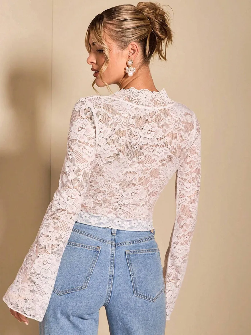 Crop top transparent en dentelle florale festonnée à col en V profond pour femme 2026