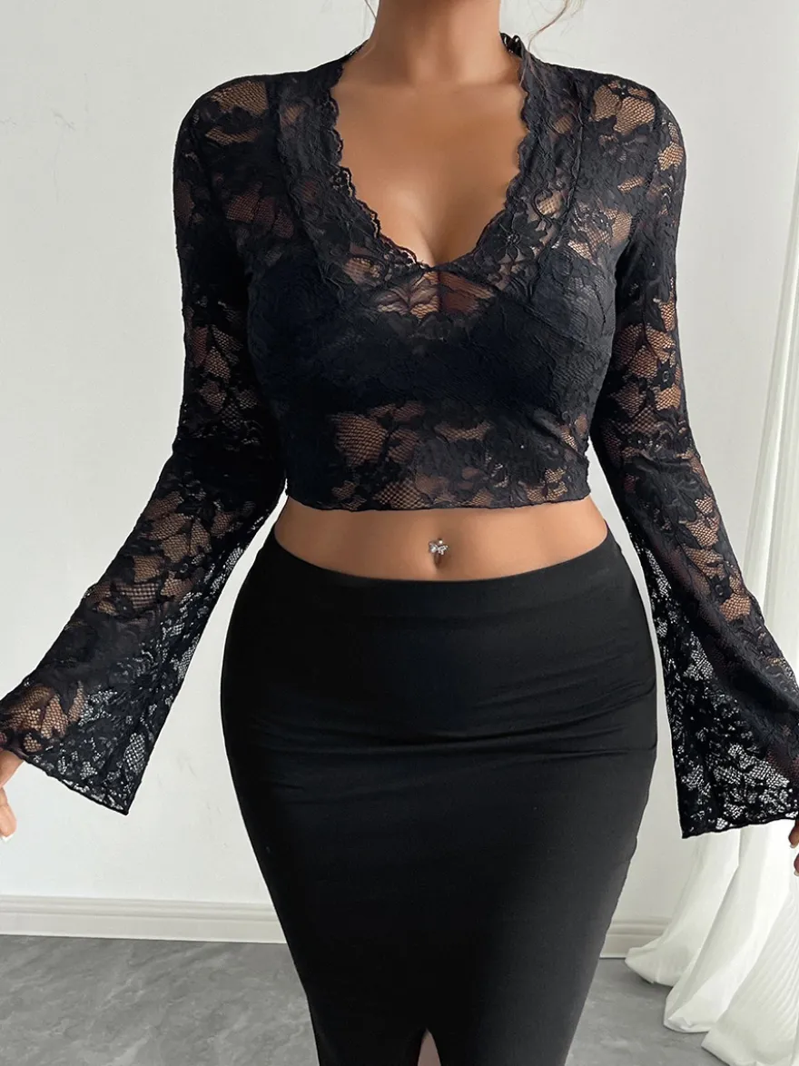 Crop top transparent en dentelle florale festonnée à col en V profond pour femme 2026