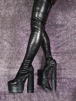 Cuissardes noires à bout rond et plateforme à talons hauts Cuissardes sexy