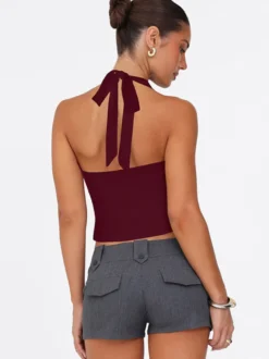 Débardeur bordeaux à bretelles laçage et boutons chic pour femme
