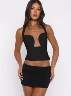 Débardeur court à bretelles croisées décolleté en cœur dos nu et fermeture à nouer coupe ajustée style streetwear