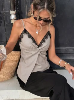 Débardeur marron clair à bretelles col montant asymétrique et sexy pour femme