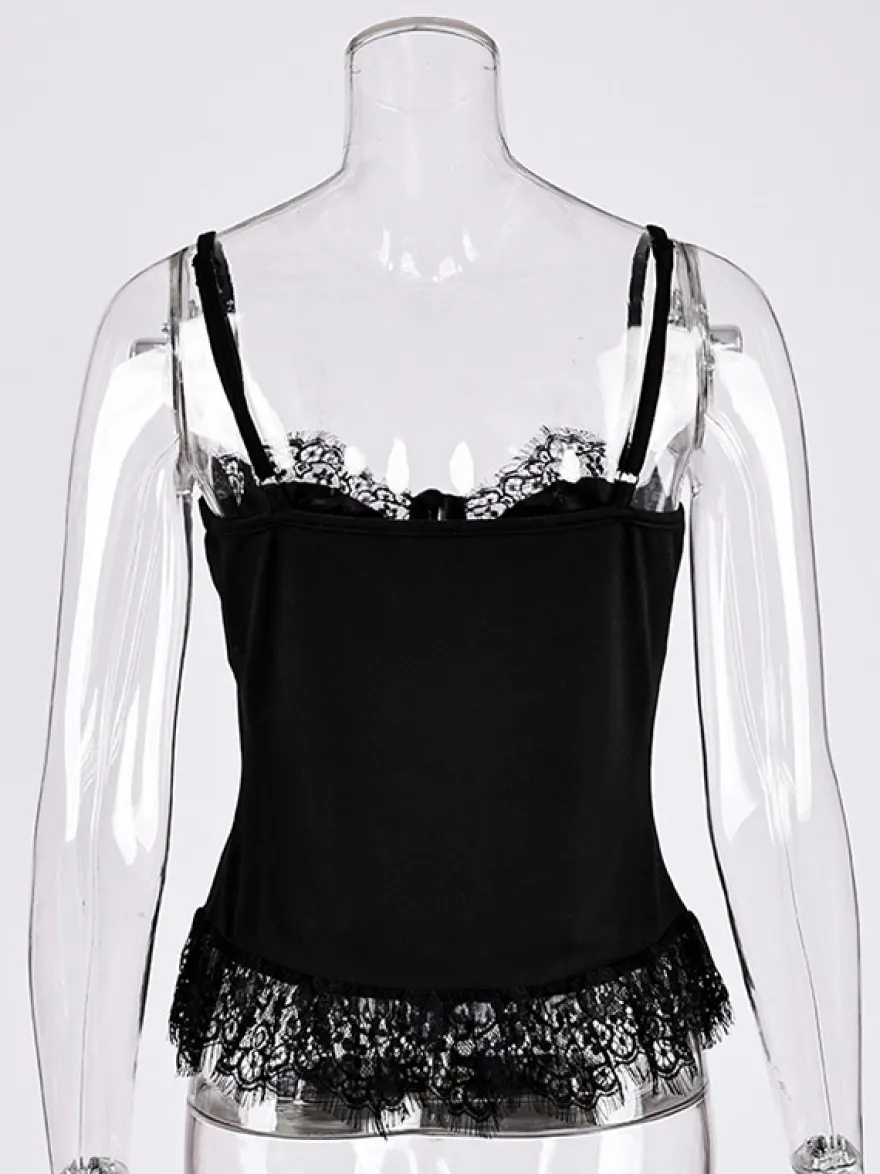 Débardeur noir à bretelles fines et dos nu en dentelle style décontracté pour femme.