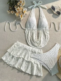 Ensemble bikini deux pièces à col halter et jupe à volants texturée