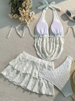Ensemble bikini deux pièces à col halter et jupe à volants texturée