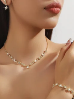 Ensemble de bijoux de mariage tendance avec beau diamant en métal