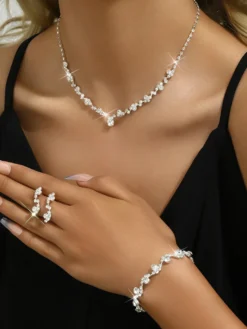 Ensemble de bijoux de mariage tendance avec beau diamant en métal