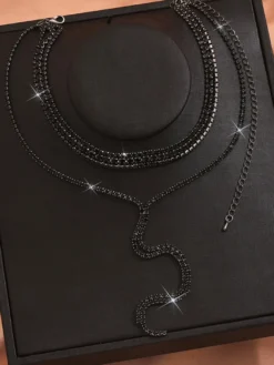Ensemble de bijoux de mariage tendance en métal attrayant avec perles d'imitation.