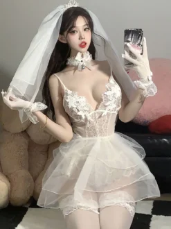 Ensemble de lingerie de mariée en dentelle blanche robe mini en tulle à bretelles spaghetti avec voile costume de jeu de rôle de mariage