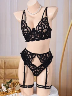 Ensemble de lingerie 4 pièces en dentelle transparente noire : soutien-gorge culotte et porte-jarretelles