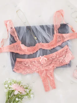 Ensemble de lingerie 2 pièces sans entrejambe et sans bonnets avec nœuds et soutien-gorge rouge