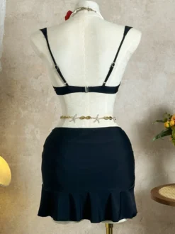Ensemble de plage 2 pièces bikini à armatures et jupe portefeuille à volants avec décoration métallique