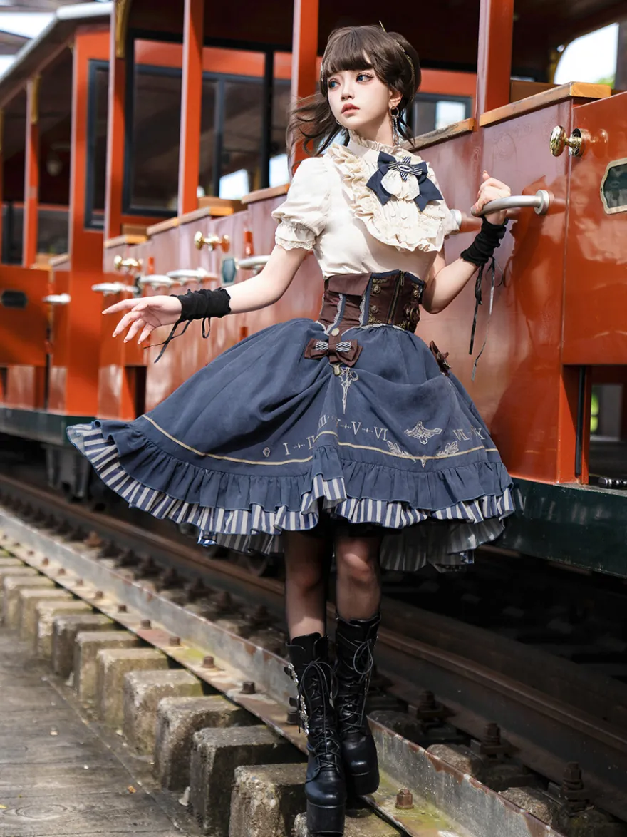 Ensemble de robes Lolita gothiques bleu marine foncé à volants et manches courtes