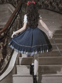 Ensemble de robes Lolita gothiques bleu marine foncé à volants et manches courtes