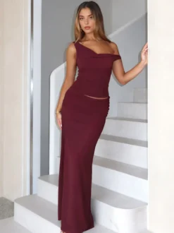 Ensemble deux pièces bordeaux chic pour rendez-vous : jupe sans manches dos nu à col en V