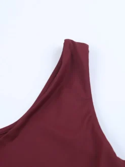 Ensemble deux pièces bordeaux chic pour rendez-vous : jupe sans manches dos nu à col en V