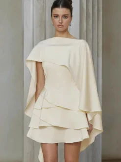 Ensemble deux pièces en satin abricot élégant manteau et jupe