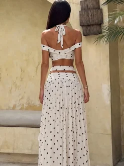 Ensemble jupe maxi 2 pièces bohème à pois épaules dénudées coupe torsadée taille haute et découpes style plage