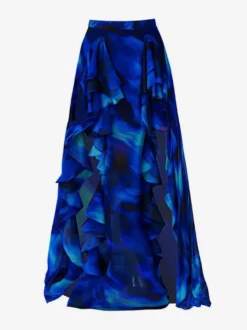 Ensemble maillot de bain bleu chic à volants et bretelles décolletées.