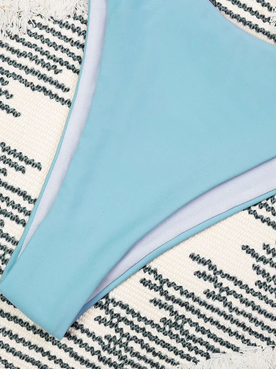 Ensemble maillot de bain bleu sexy court à manches longues cache-maillot et soutien-gorge dos nageur