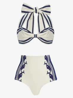 Ensemble maillot de bain deux tons blanc élégant à lacets et dos nu.
