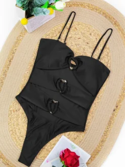 Ensemble maillot de bain noir sexy en dentelle sans bretelles dos nu jupe longue et soutien-gorge.