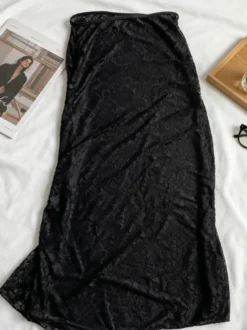 Ensemble maillot de bain noir sexy en dentelle soutien-gorge sans manches à col en U et jupe longue dos nageur.