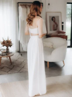 Ensemble pantalon 3 pièces pour la mariée en dentelle et mousseline décolleté illusion longueur au sol manches courtes lacées
