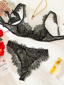 Ensemble 2 pièces de lingerie en dentelle noire avec soutien-gorge et culotte
