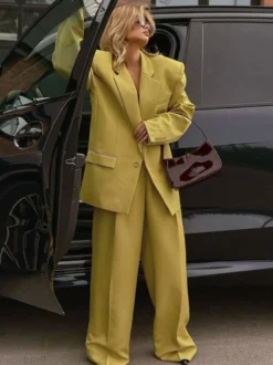 Ensemble 2 pièces jaune costume oversize et pantalon large pour l'automne 2026