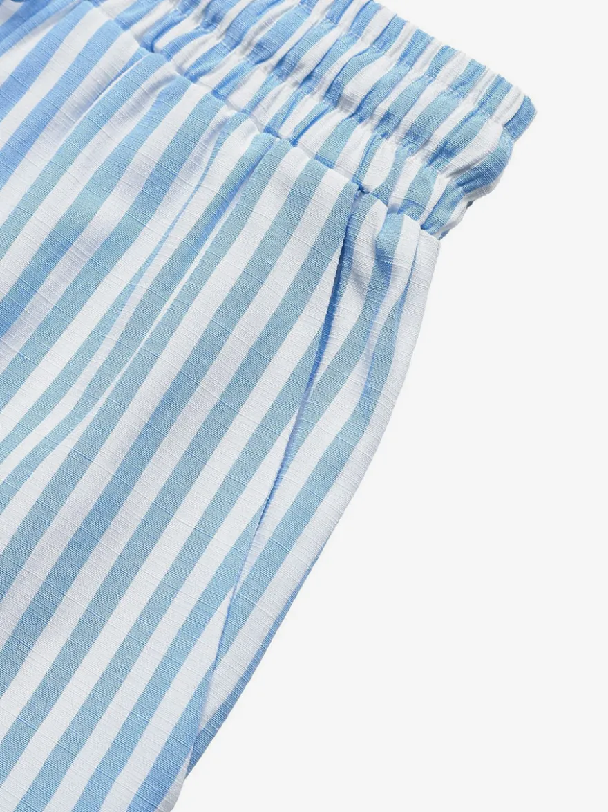 Ensemble 2 pièces pour femme : haut court sans manches à rayures verticales et col en V avec grand nœud et short élastique