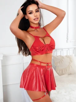 Ensembles de pyjama avec détails en métal rouge lingerie d'intérieur ensembles soutien-gorge et jupe