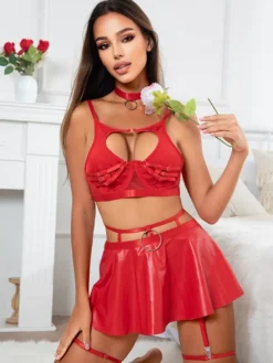 Ensembles de pyjama avec détails en métal rouge lingerie d'intérieur ensembles soutien-gorge et jupe