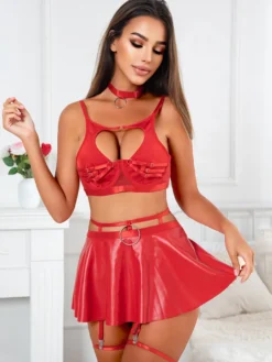 Ensembles de pyjama avec détails en métal rouge lingerie d'intérieur ensembles soutien-gorge et jupe