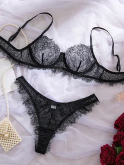 Ensemble soutien-gorge et culotte blancs en dentelle de mariée deux pièces